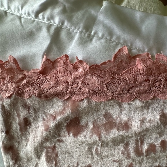 Pink Velvet Cami, Unknown Brand and Size - Picture 4 of 9